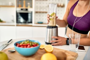 bien choisir son blender pour mixer comme cette femme