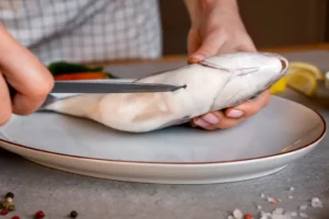 fumet de poisson en préparation